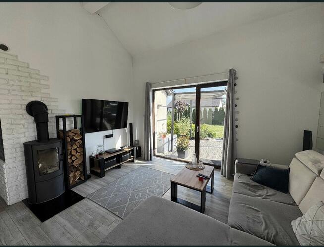 Dom jednorodzinny funkcjonalny wolnostojący nowoczesny 120m2