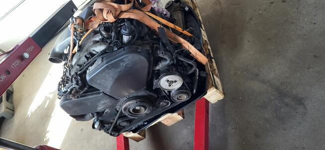 Silnik Audi A8 3.3d v8