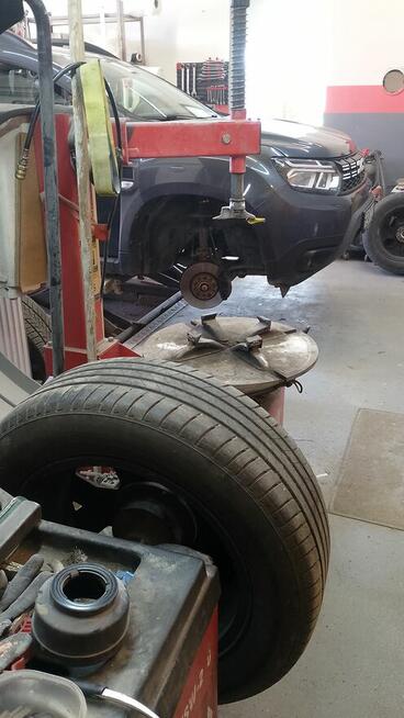 wymiana szyb samochodowych |montaż haków |szklarz Sanok