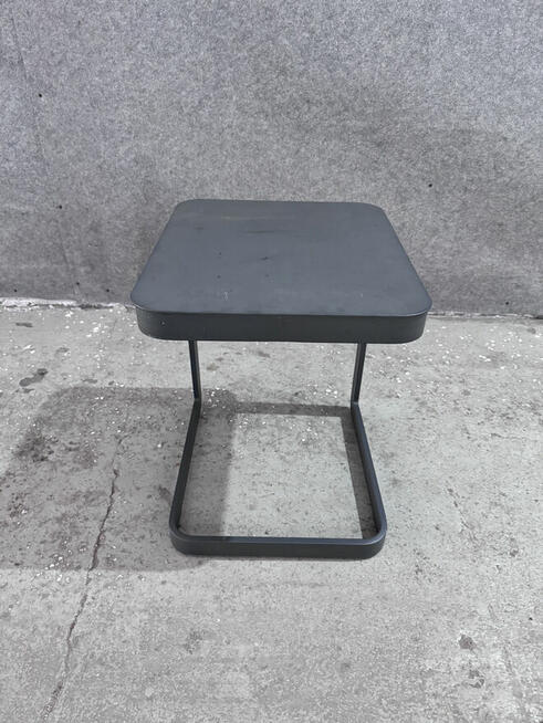 Syndyk sprzeda używane meble ogrodowe