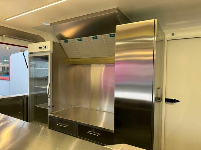 Producent przyczep gastronomicznych z pełnym wyposażeniem FO