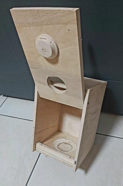 dla falistej - nierozłączki budka lęgowa