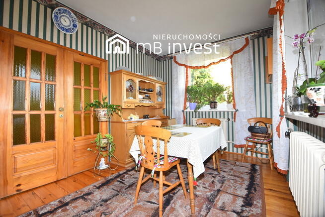 Dom wolnostojący-2 garaże-duży potencjał aranżacji