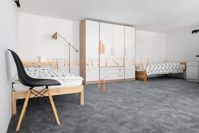 KAMIENICA B. SCHMIDER | PARKING | WYSOKIE - 4,6 m.