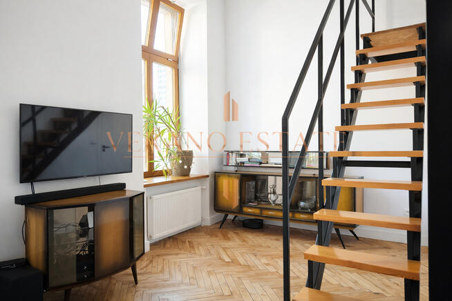 KAMIENICA B. SCHMIDER | PARKING | WYSOKIE - 4,6 m.