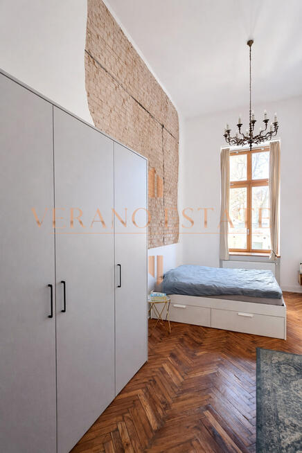 KAMIENICA B. SCHMIDER | PARKING | WYSOKIE - 4,6 m.