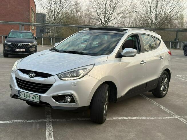 Hyundai ix35 1.6GDI ledy skóry kamera Navi panorama asyst.park bi xenon 1.r.garancj