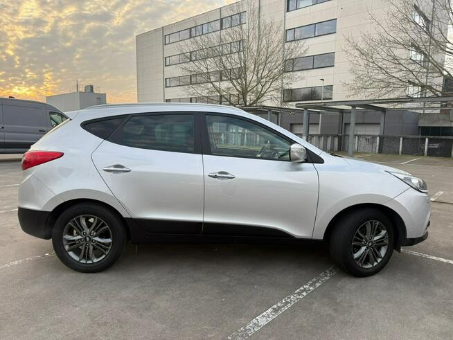 Hyundai ix35 1.6GDI ledy skóry kamera Navi panorama asyst.park bi xenon 1.r.garancj