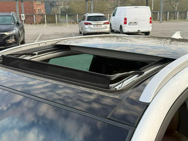 Hyundai ix35 1.6GDI ledy skóry kamera Navi panorama asyst.park bi xenon 1.r.garancj