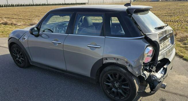 Mini Cooper Heading street