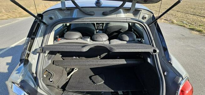 Mini Cooper Heading street