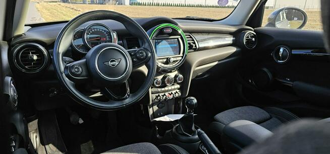 Mini Cooper Heading street