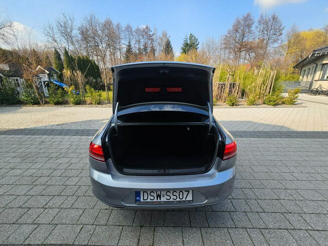 Volkswagen Passat 2.0 150 km klimatronik, tempomat, parktronik, navigacja