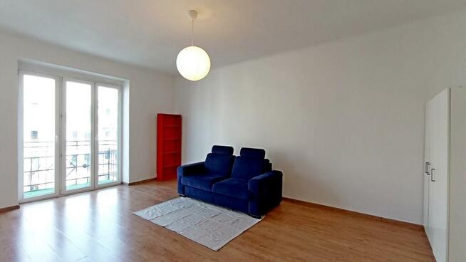 Duża kawalerka z balkonem – Łomżyńska 30