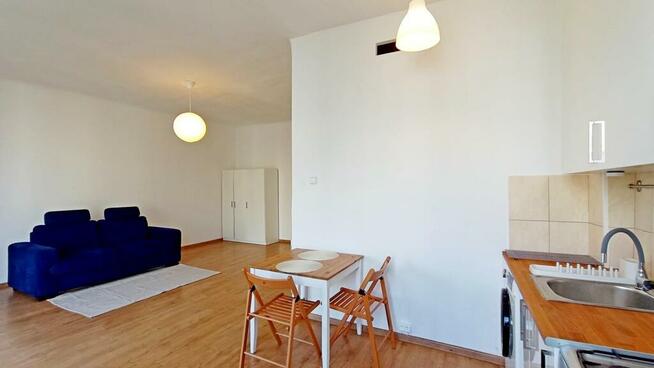 Duża kawalerka z balkonem – Łomżyńska 30