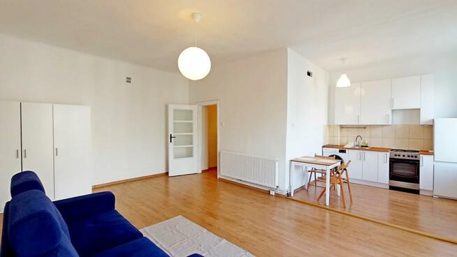 Duża kawalerka z balkonem – Łomżyńska 30