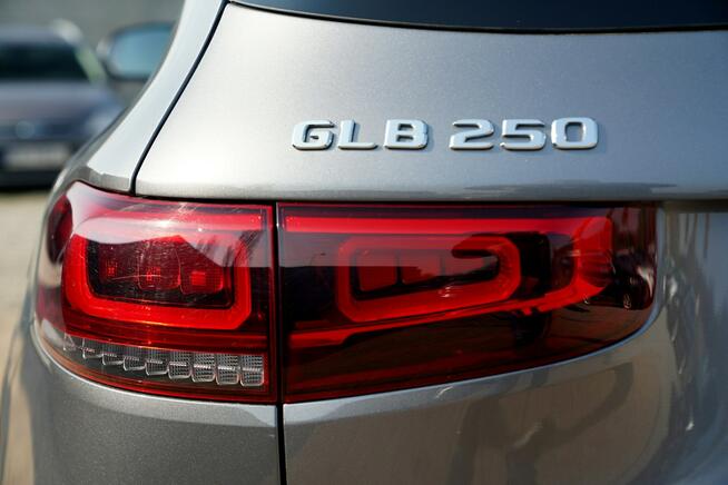 Mercedes GLB FUL LED skóra PANORAMA kamery 360 grzane fotele nawi 7 foteli AMG 4x4