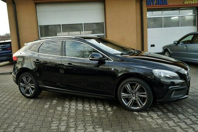 Volvo V40 Cross Country 2,0D2 NAVI, automat, skóra, 2015r.