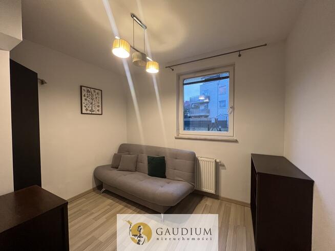 2 - pok. mieszkanie z miejscem postojowym w hali