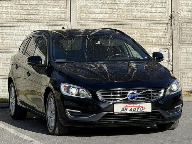 Volvo V60 2,0D4 181KM Momentum/Ledy/Xenon/Skóry/Navi/PDC/Serwis/