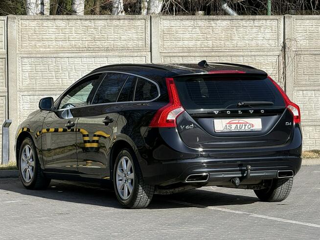 Volvo V60 2,0D4 181KM Momentum/Ledy/Xenon/Skóry/Navi/PDC/Serwis/