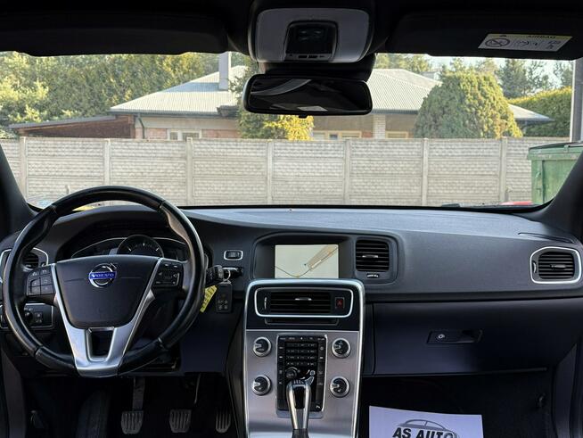 Volvo V60 2,0D4 181KM Momentum/Ledy/Xenon/Skóry/Navi/PDC/Serwis/