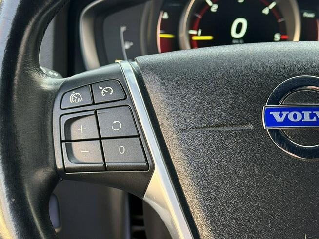 Volvo V60 2,0D4 181KM Momentum/Ledy/Xenon/Skóry/Navi/PDC/Serwis/