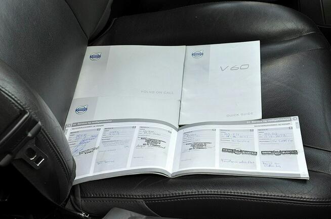 Volvo V60 2,0D4 181KM Momentum/Ledy/Xenon/Skóry/Navi/PDC/Serwis/