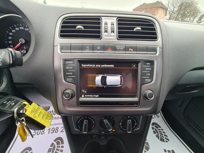 Volkswagen Polo Navi 2xPDC Klimatyzacja Sensory Tempomat Halogeny Komputer Alu
