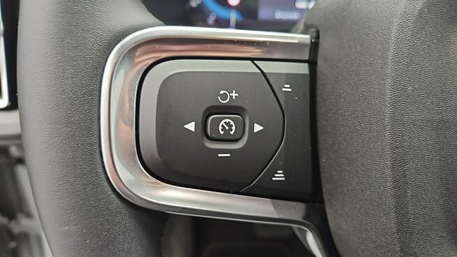 Volvo XC 40 Essential aut ! Z Polskiego Salonu ! Faktura VAT !