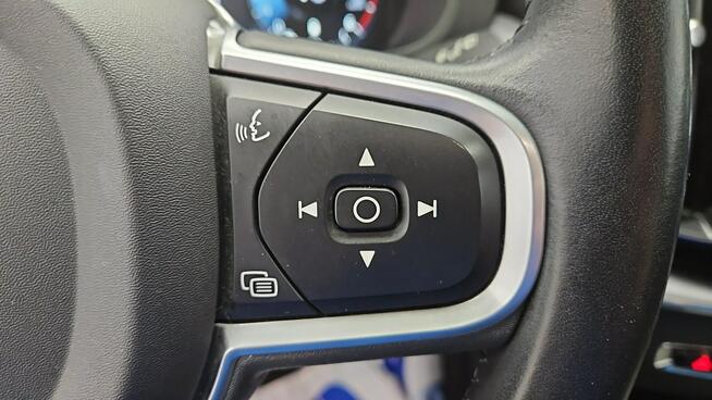 Volvo XC 60 AWD Momentum Pro aut ! Z Polskiego Salonu ! Faktura VAT !