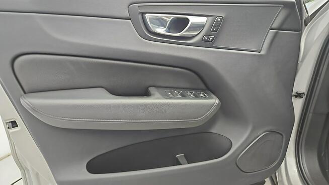 Volvo XC 60 B4 D AWD Core aut ! Z Polskiego Salonu ! Faktura VAT !