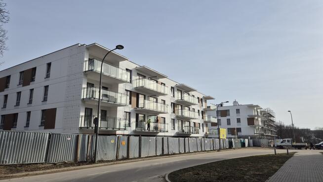 Funkcjonalna kawalerka - niska zabudowa, zieleń