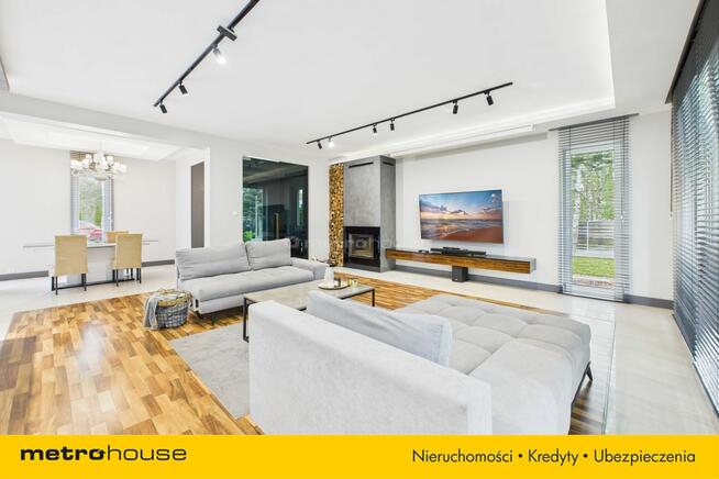 Parterowy, nowoczesny dom przy Parku Kampinowskim.