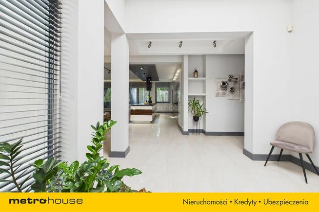 Parterowy, nowoczesny dom przy Parku Kampinowskim.