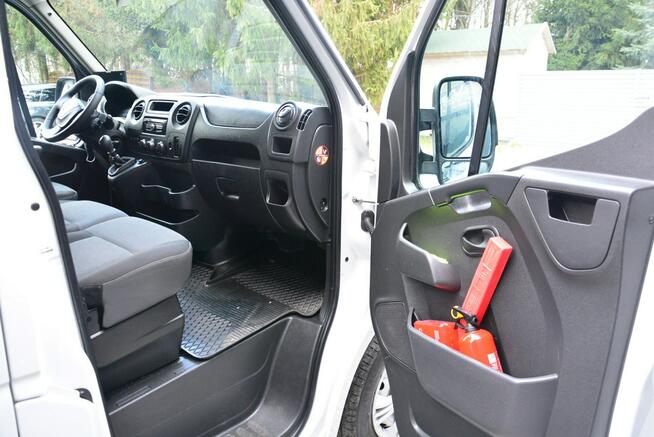Renault Master średniak L2H2 3 osobowy blaszak pełna opcja regały serwis warsztat