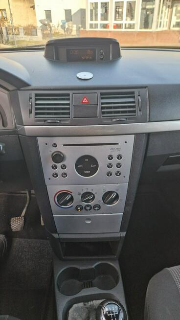 Opel Meriva 1.6 EcoTec Klimatyzacja, hak, Radio CD, El szyby