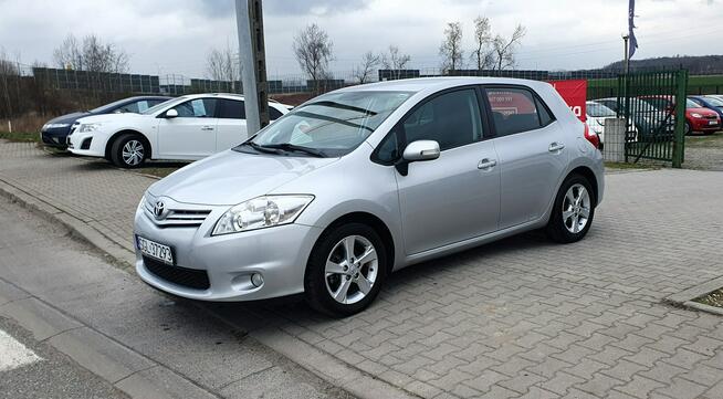 Toyota Auris Klimatronik 2 strefy/6 biegów/Tempomat/Hak/Alufelgi