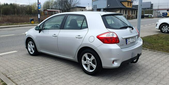 Toyota Auris Klimatronik 2 strefy/6 biegów/Tempomat/Hak/Alufelgi