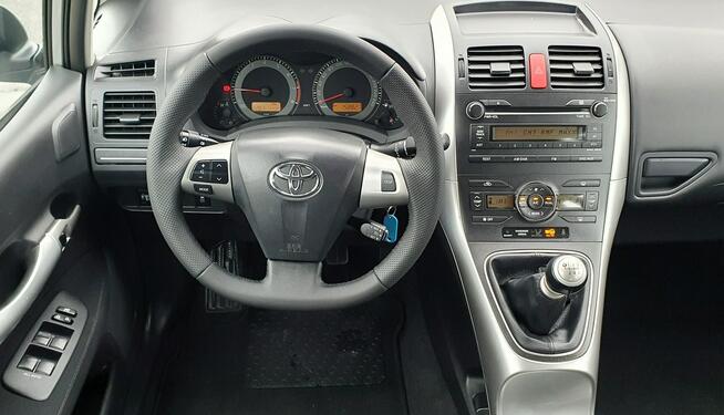 Toyota Auris Klimatronik 2 strefy/6 biegów/Tempomat/Hak/Alufelgi