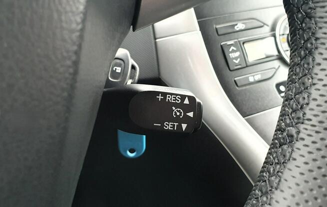 Toyota Auris Klimatronik 2 strefy/6 biegów/Tempomat/Hak/Alufelgi