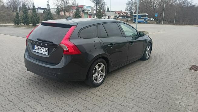 Volvo V60 model 2015, bardzo zadbane, serwisowane, pełna historia pojazdu