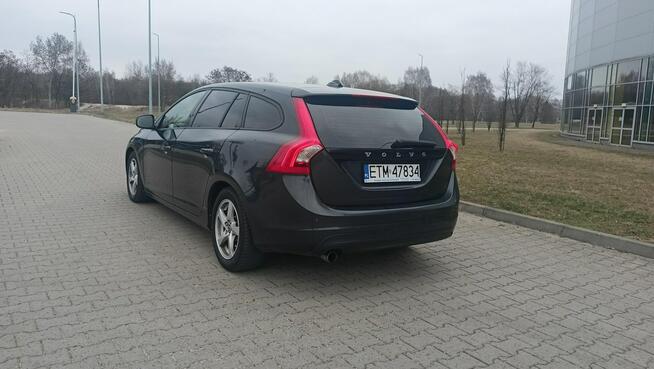 Volvo V60 model 2015, bardzo zadbane, serwisowane, pełna historia pojazdu