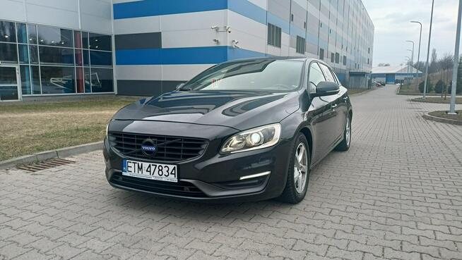 Volvo V60 model 2015, bardzo zadbane, serwisowane, pełna historia pojazdu