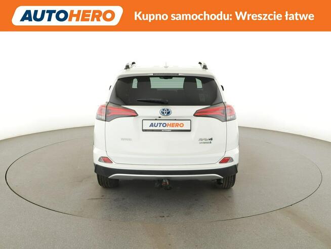 Toyota RAV-4 hybryda navi kamera tempomat