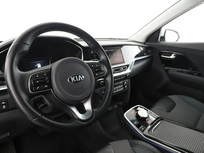 Kia Niro EV full LED klima auto navi virtual cocpit czujniki parkowania