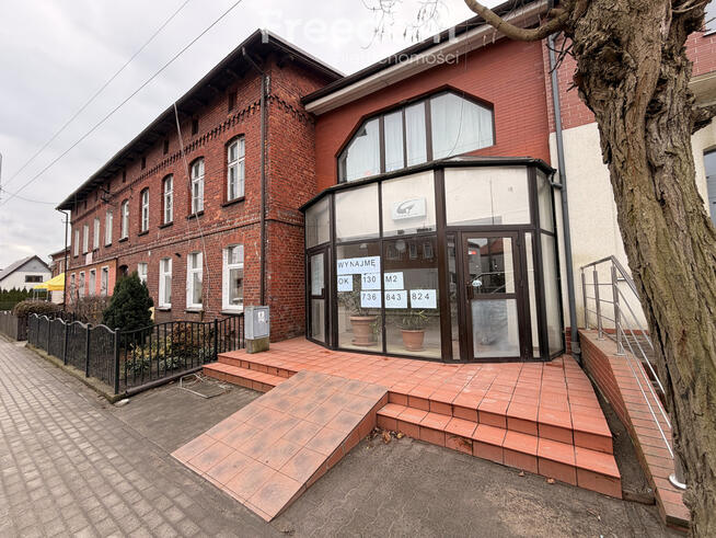 Lokal usługowy obok urzędu ok. 130 m2 - Pszczółki