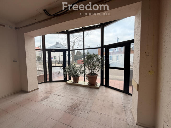 Lokal usługowy obok urzędu ok. 130 m2 - Pszczółki