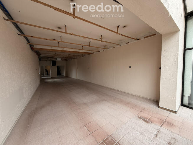 Lokal usługowy obok urzędu ok. 130 m2 - Pszczółki