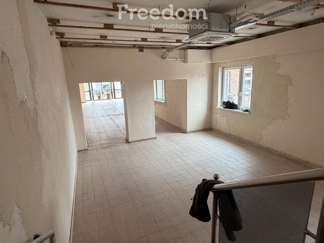 Lokal usługowy obok urzędu ok. 130 m2 - Pszczółki